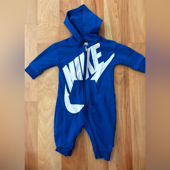 Bundle of Four Onesies in Various Sizes - Picture 2 of 12